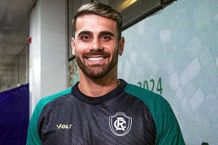 Felipe Vizeu jogador do Remo